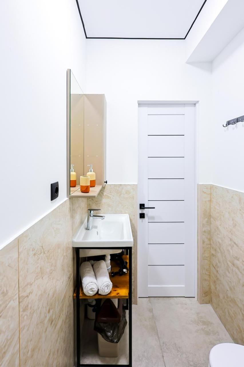 1 4 Apartment